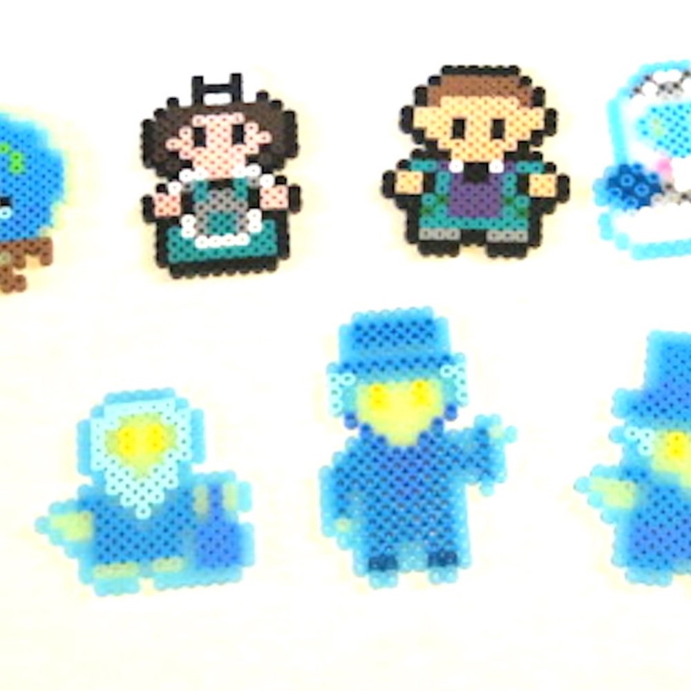 Perler Beads 7 Haunted Mansion Keychain Magnet